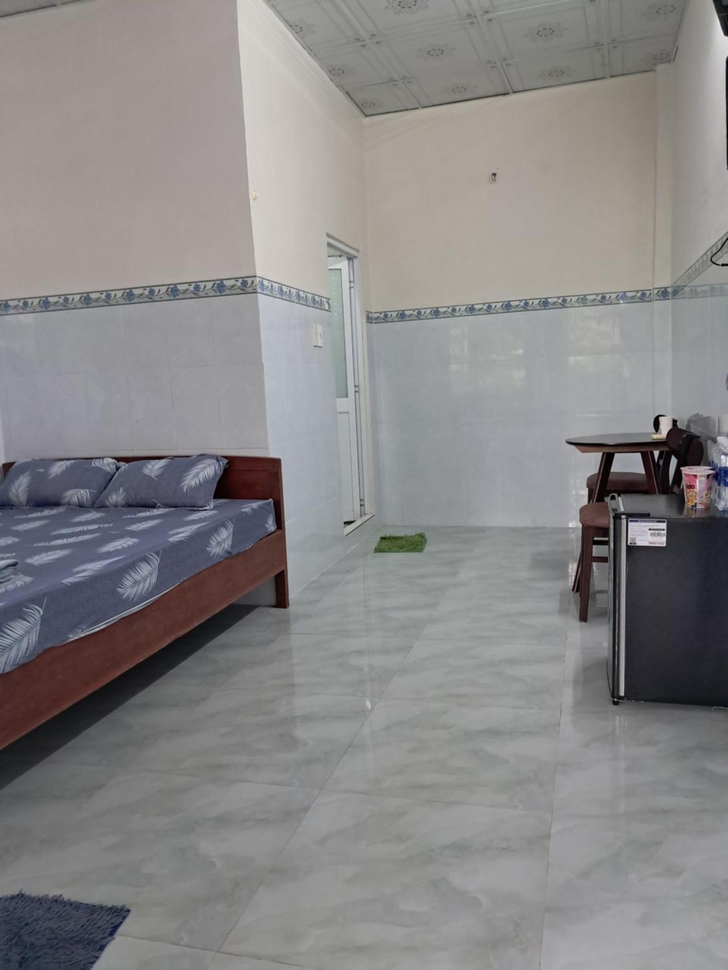 Nhà Nghỉ NgọC PhuọNg Hon Son Hotel Lai Son Exterior foto